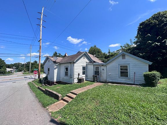 4th image of 2401 Campbell Ave