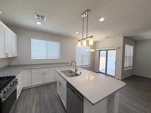 3704 Aloft Pl NE — Photo 3