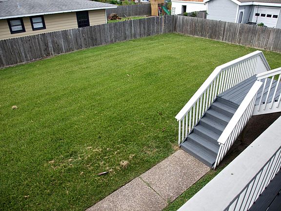 4th image of 1828 Bayou Homes Dr