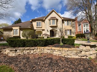 1867 Carpenter Dr, Troy, MI