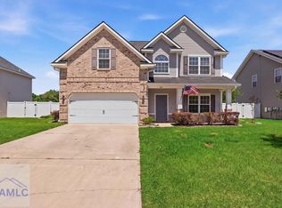 669 Red Oak Ln, Hinesville, GA 31313