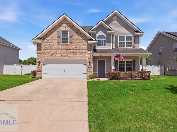 669 Red Oak Ln, Hinesville, GA 31313