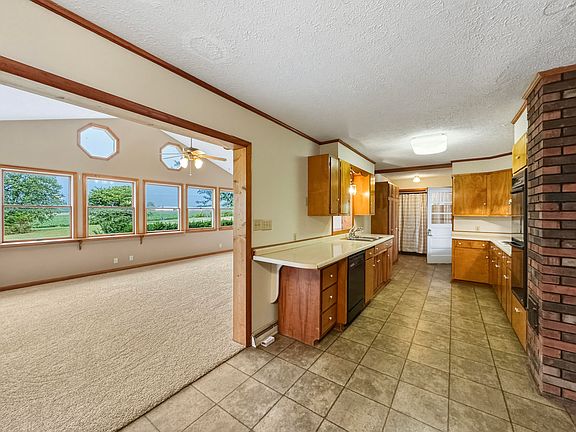5th image of 87 Meadow Ln