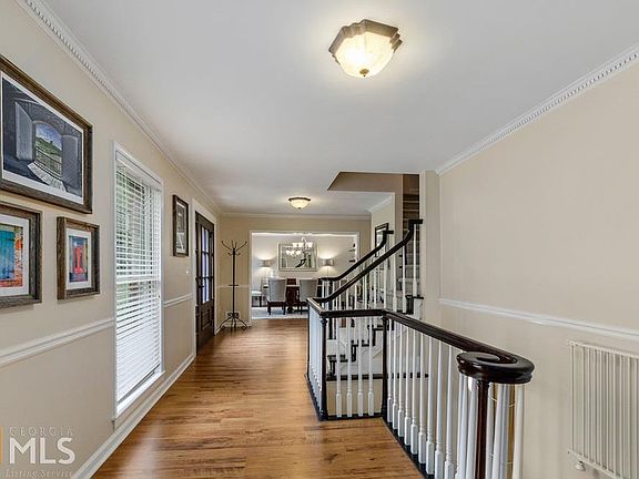 4th image of 441 Willowbrook Dr SE
