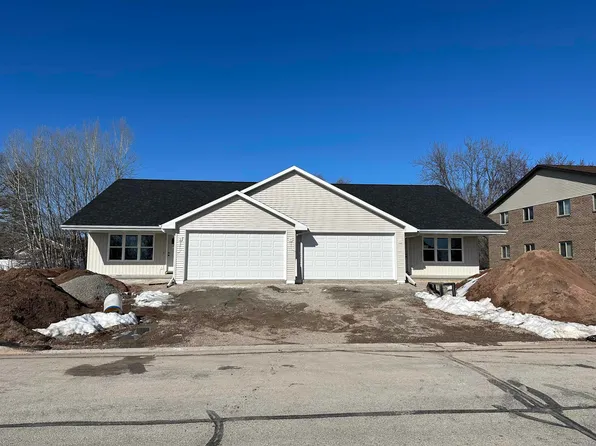 1669 Elkay Ln, Green Bay, WI 54302