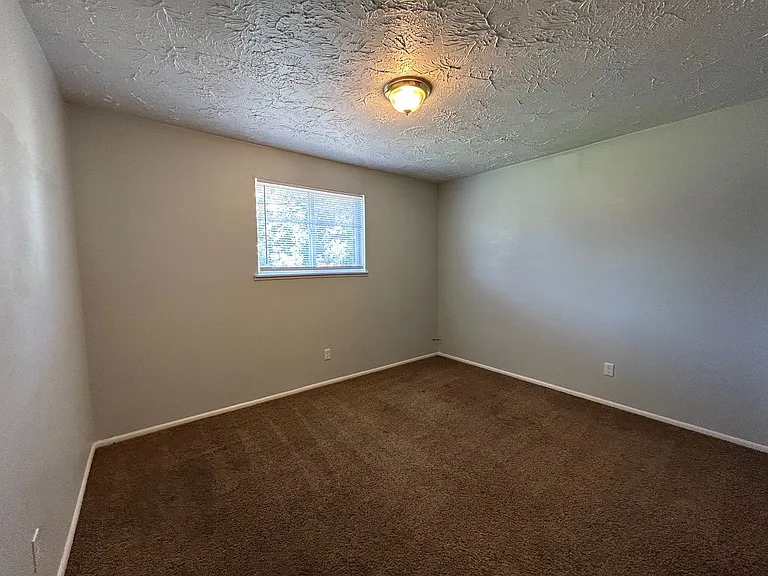 Cedar 680 W — Photo 9