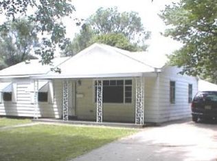 1613 River Dr E, Hammond, IN 46324