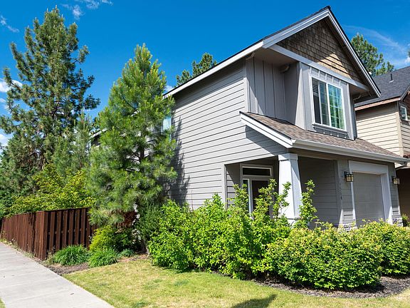 3rd image of 19564 Salmonberry Ct