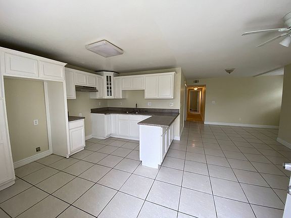 3rd image of 1512 W 51st St #1512