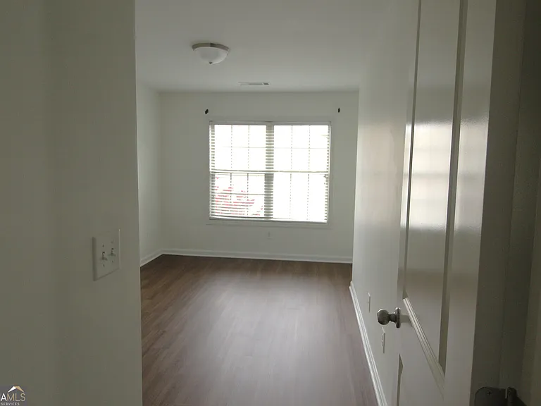 726 Garbrooke Dr — Photo 8