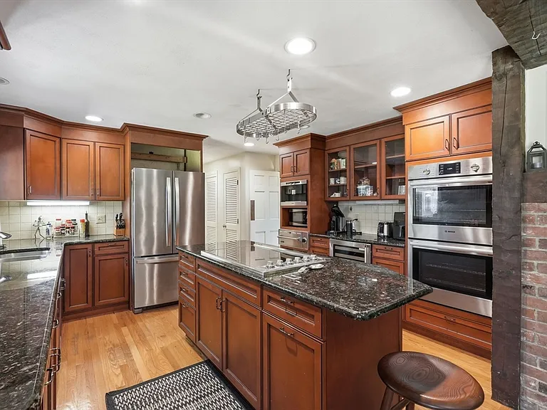 173 Mill Ln — Photo 12