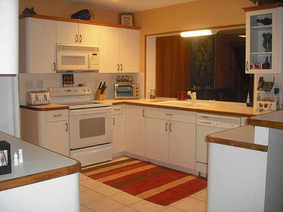 Spacious Kitchen