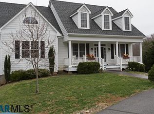 5 Randolph Ct, Charlottesville, VA 22911