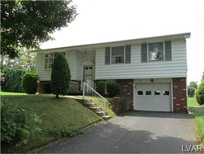 1st image of 102 Logan Dr