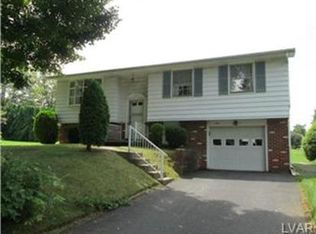 102 Logan Dr, Easton, PA 18045