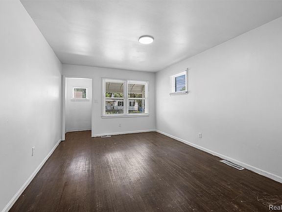 5th image of 7220 Toepfer Rd