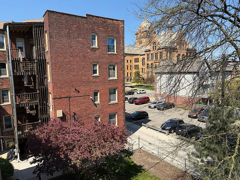 4762 2nd Ave #302 — Photo 3