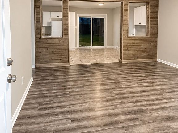5th image of 108 Lancelot Ct
