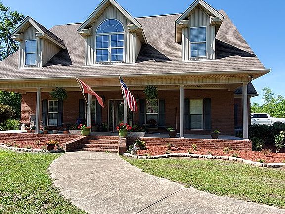 3rd image of 524 S Oak Dr