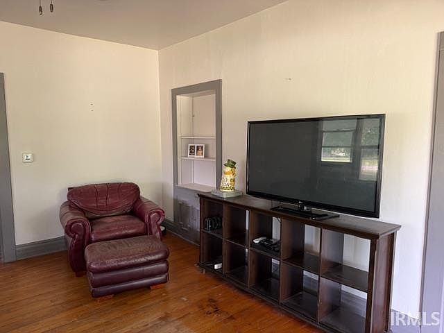 Listing photo 5