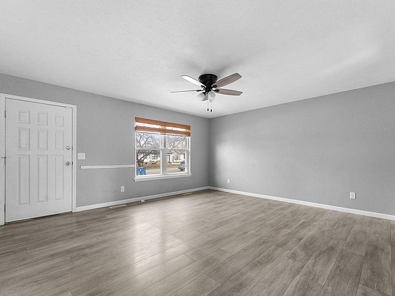 4th image of 602 E Dyann Drive