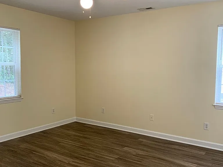 314 Hillsdale Dr — Photo 10