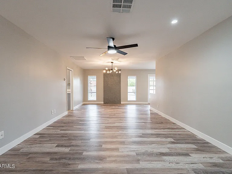 2318 E Lupine Ave — Photo 27