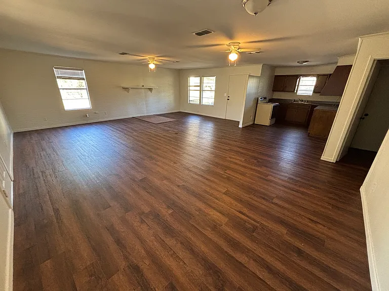 1731 County Road 3701 — Photo 9