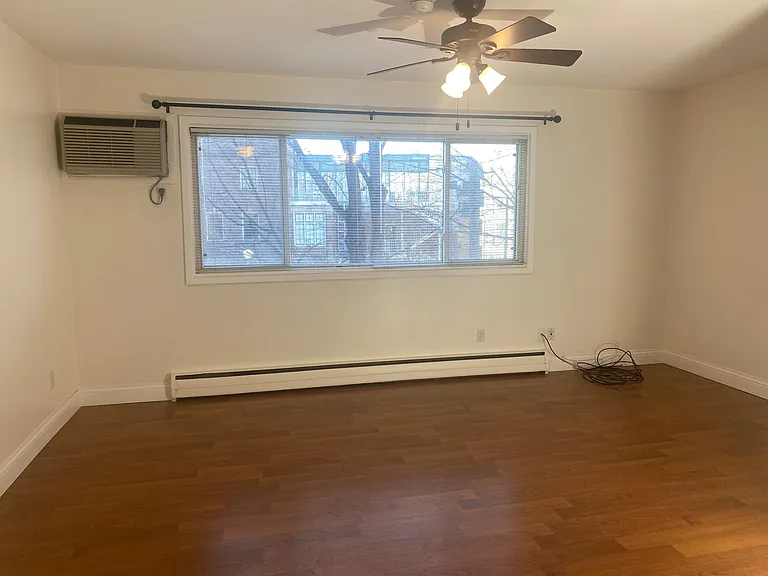 322 Clifton Ave — Photo 5