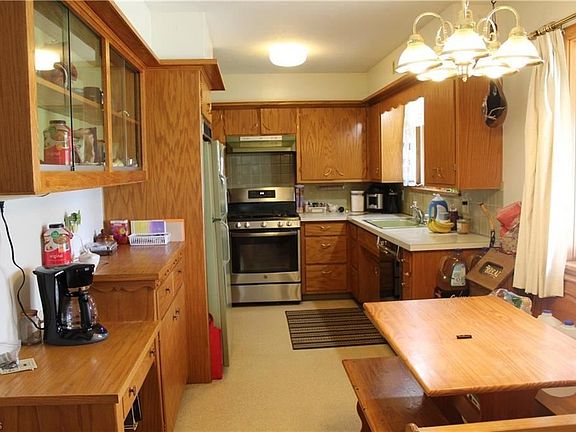 5th image of 1156 Shannon Ave