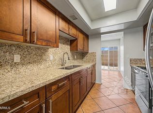 912 E Villa Rita Dr, Phoenix, AZ 85022