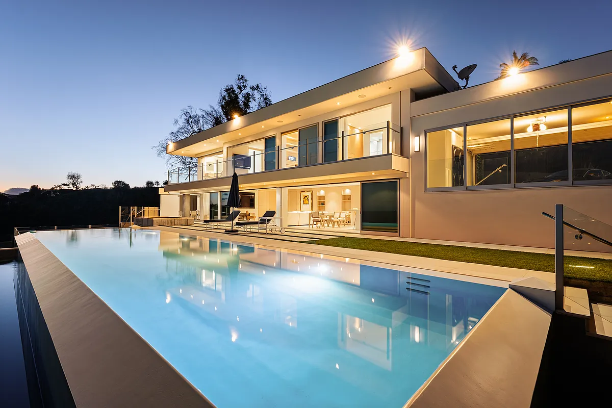 Building Photo - 475 Paseo Miramar