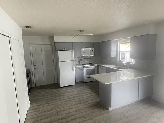 3rd image of 278 Lake Ellen Dr