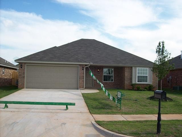 1st image of 11920 NW 136th
