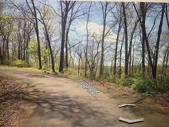 Peaceful drive off Highlands