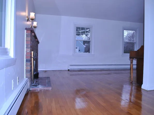 21 Goldsmith Ave, Beverly, MA 01915