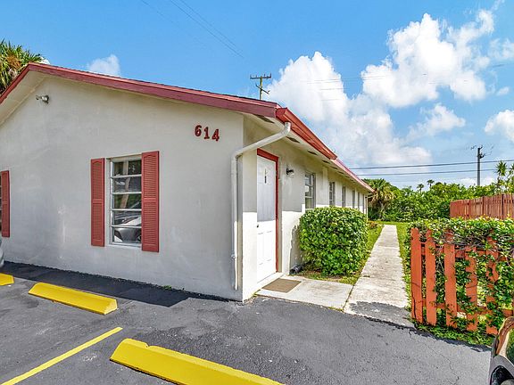 3rd image of 614 Holly Drive