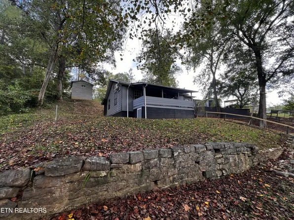 488 N Johnson Dr, Pennington Gap, VA 24277