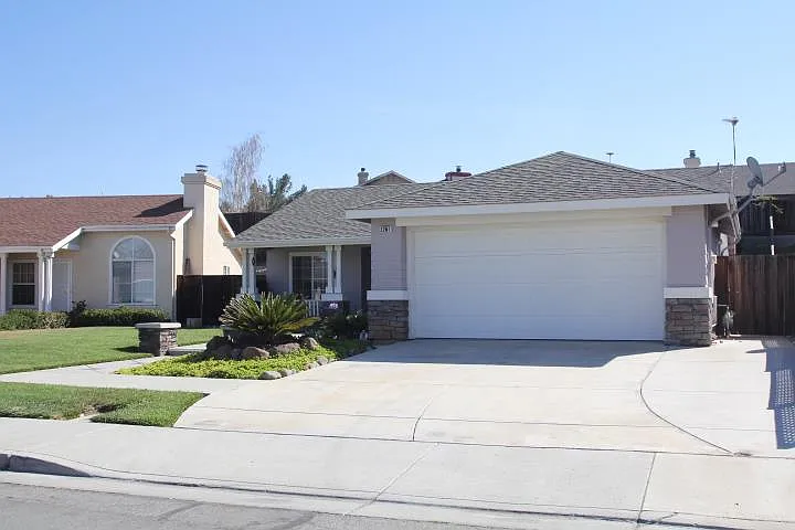 2261 Valley View Rd photo 1
