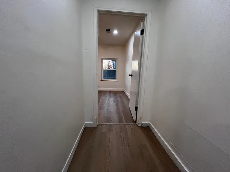 724 S Elm St #B — Photo 7