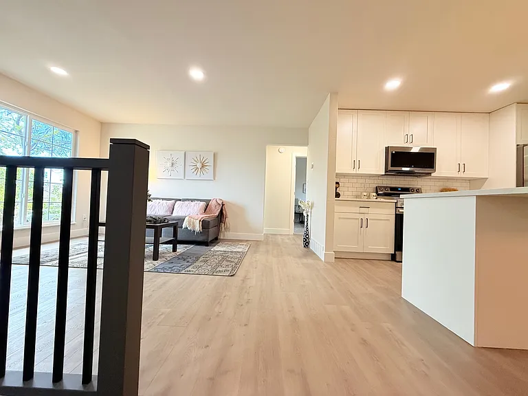 4770 Newton Dr — Photo 5