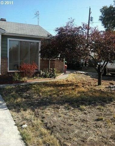 2nd image of 1204 NE Elm St