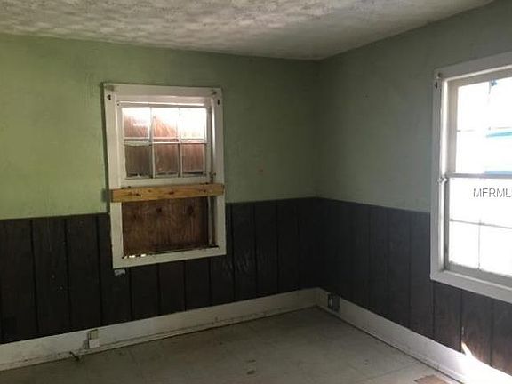 5th image of 708 Wood St