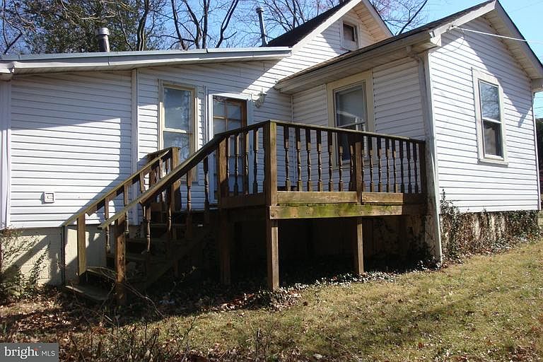 2nd image of 5716 Sheridan St