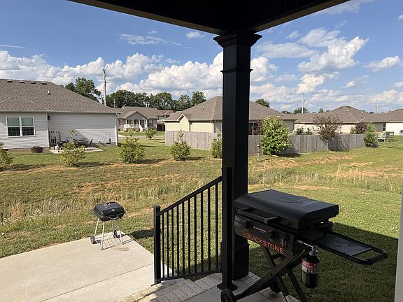 4th image of 216 Graham Way