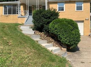2678 Winchester Dr, Pittsburgh, PA