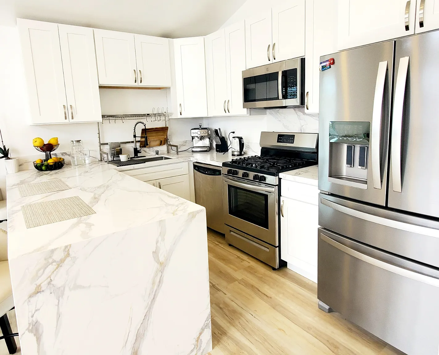 3 bed, 1300 sqft, $3,600 — Photo 4