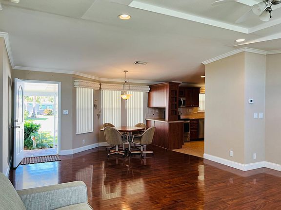 5th image of 201 Coral Ln