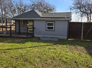 605 N Snyder Ave, Justin, TX 76247