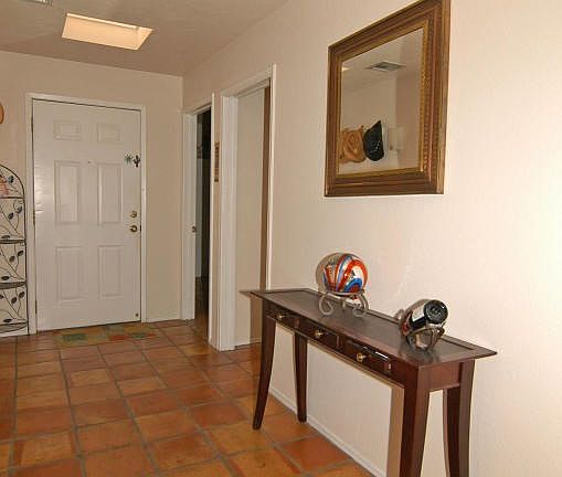 4th image of 661 W Rushwood Dr